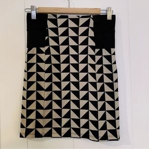 Ultra Teeze Black and Beige Triangle Skirt S